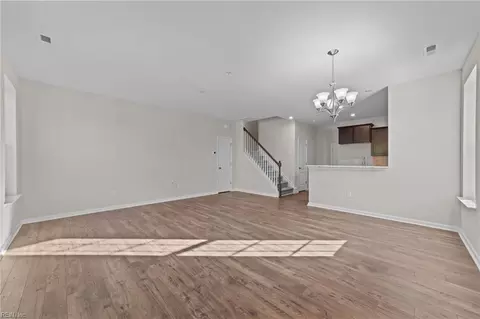 327 Freeman Dr, Hampton, VA 23666 photo 4