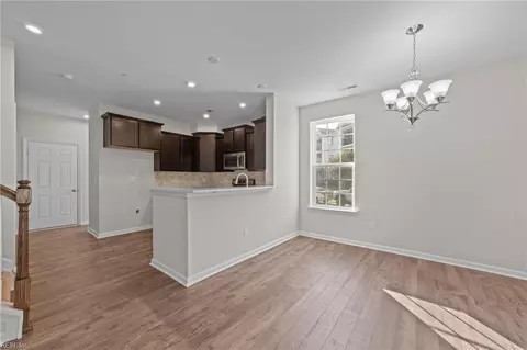 327 Freeman Dr, Hampton, VA 23666 photo 8