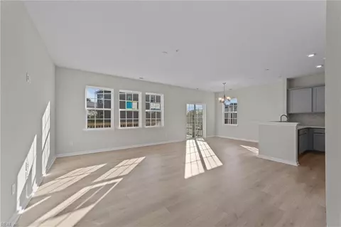 325 Freeman Dr, Hampton, VA 23666 photo 12