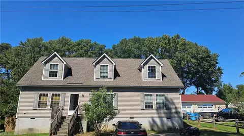 19 Denbigh Blvd, Newport News, VA 23608