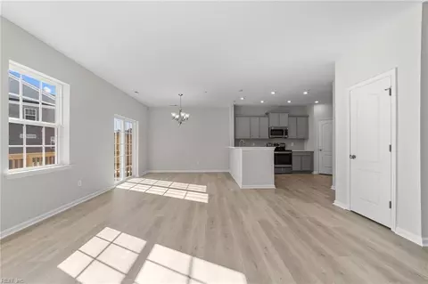 321 Freeman Dr, Hampton, VA 23666 photo 9