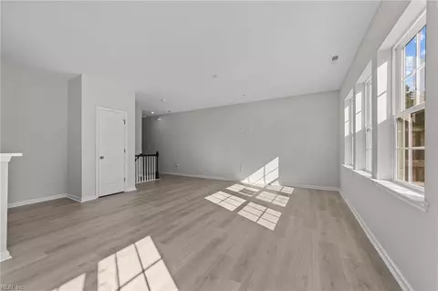 321 Freeman Dr, Hampton, VA 23666 photo 6