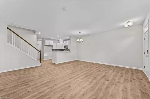 319 Freeman Dr, Hampton, VA 23666 photo 8