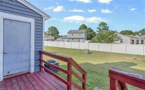 Exterior - 131 Eberly Ter, Hampton, VA 23669 photo 4 of 8