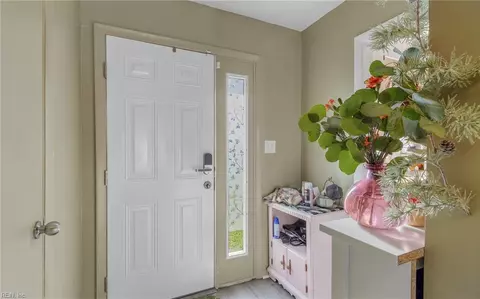 Entry Way - 131 Eberly Ter, Hampton, VA 23669 photo 1 of 6