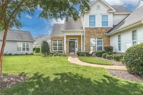 527 Dunning Ln, Chesapeake, VA 23322