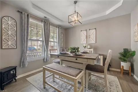 Dining - 4260 White Cap Crst, Chesapeake, VA 23321 photo 2 of 4