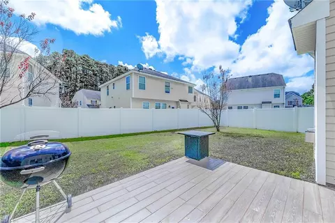 Exterior - 4260 White Cap Crst, Chesapeake, VA 23321 photo 4 of 6