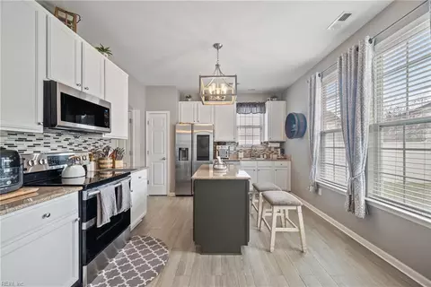Kitchen - 4260 White Cap Crst, Chesapeake, VA 23321 photo 2 of 2