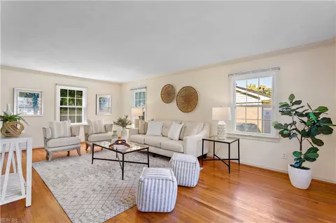 2437 Laurel Cove Dr, Virginia Beach, VA 23454
