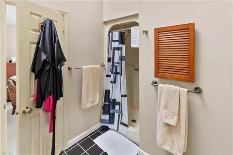 111 Scotts Pt, Hampton, VA 23663 photo 31