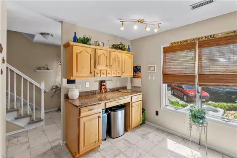 111 Scotts Pt, Hampton, VA 23663 photo 12