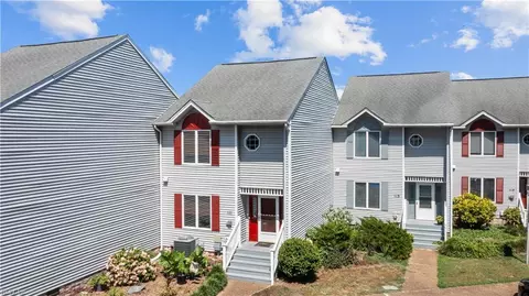 111 Scotts Pt, Hampton, VA 23663 photo 2