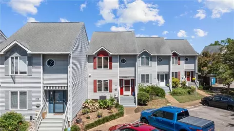 111 Scotts Pt, Hampton, VA 23663 photo 3