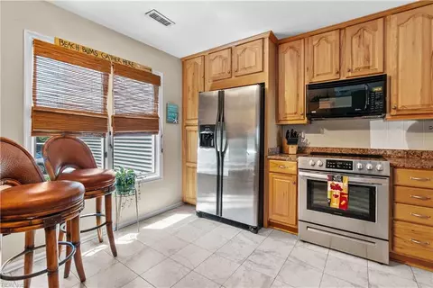 111 Scotts Pt, Hampton, VA 23663 photo 9
