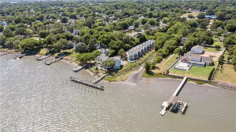 111 Scotts Pt, Hampton, VA 23663