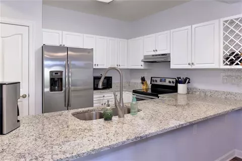 Kitchen - 114 Mainsail Dr, Hampton, VA 23664 photo 3 of 5