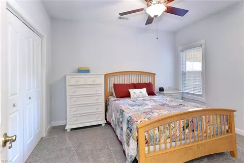 Bedroom - 114 Mainsail Dr, Hampton, VA 23664 photo 4 of 4
