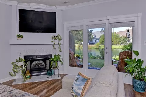 Living - 114 Mainsail Dr, Hampton, VA 23664 photo 3 of 3
