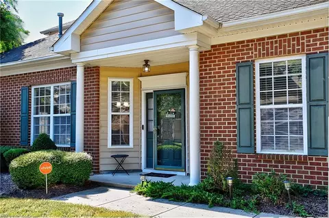 2100 Exmoor Ct, Virginia Beach, VA 23464
