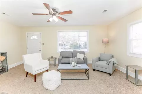 22 Baxter St, Hampton, VA 23669