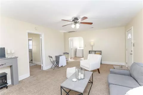 22 Baxter St, Hampton, VA 23669 photo 2