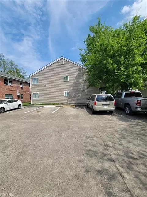 528 Ashlawn Dr, Norfolk, VA 23505