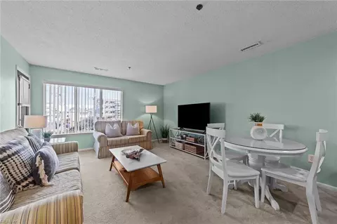 304 28th St #312, Virginia Beach, VA 23451