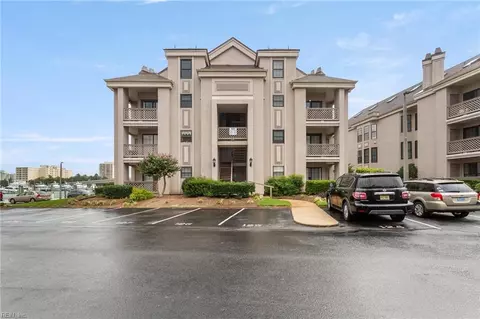405 Harbour Pt #304, Virginia Beach, VA 23451