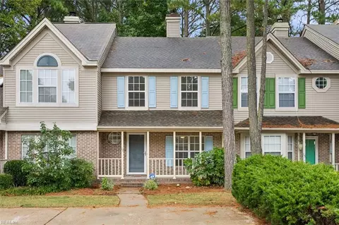 13 Woodall Dr, Hampton, VA 23666