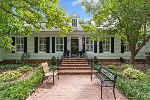 421 Dogleg Dr, Williamsburg, VA 23188