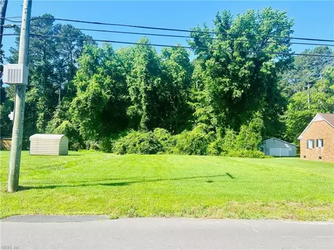 28 Railroad Ave, Sussex County, VA 23890