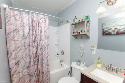 Bath - 3003 Butternut Dr, Hampton, VA 23666 photo 1 of 2