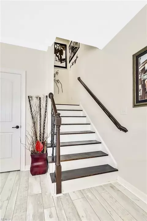 Entry Way - 8319 Orcutt Ave, Hampton, VA 23605 photo 3 of 5