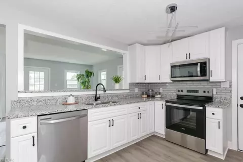 2821 Romaron St, Chesapeake, VA 23323