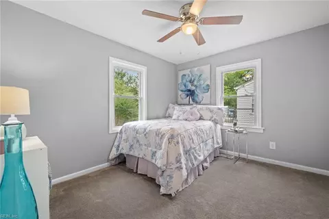 Bedroom - 212 Lynnhaven Dr, Hampton, VA 23666 photo 4 of 5