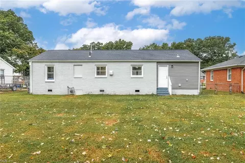 Exterior - 212 Lynnhaven Dr, Hampton, VA 23666 photo 3 of 6
