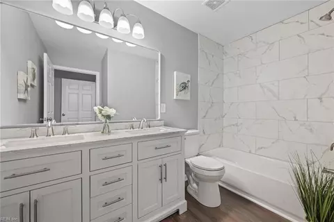 Bath - 212 Lynnhaven Dr, Hampton, VA 23666 photo 1 of 2