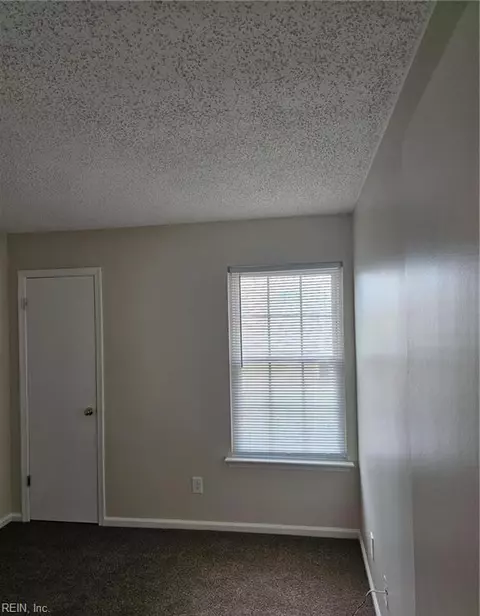 Bedroom - 470 Hollomon Dr, Hampton, VA 23666 photo 2 of 4
