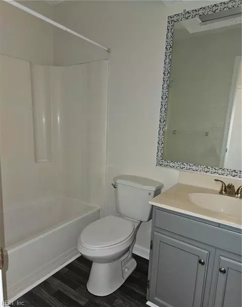 Bath - 470 Hollomon Dr, Hampton, VA 23666 photo 2 of 3