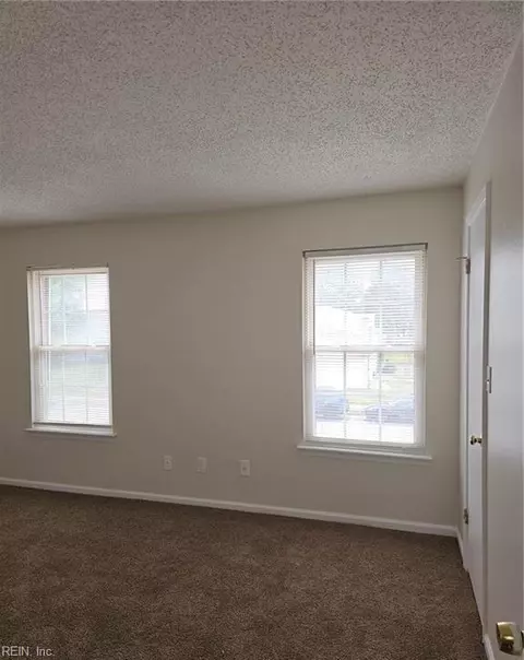 Bedroom - 470 Hollomon Dr, Hampton, VA 23666 photo 3 of 4