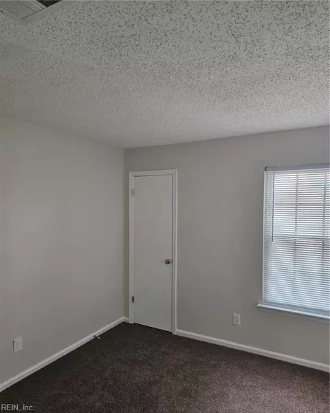 Bedroom - 470 Hollomon Dr, Hampton, VA 23666 photo 1 of 4