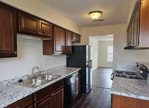 Kitchen - 470 Hollomon Dr, Hampton, VA 23666 photo 2 of 3