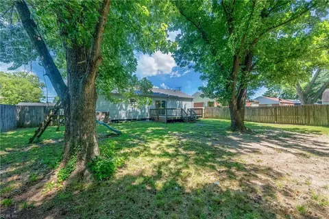 Exterior - 9 Lynnhaven Dr, Hampton, VA 23666 photo 10 of 10