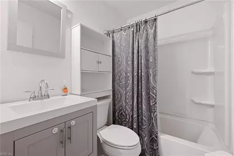 Bath - 9 Lynnhaven Dr, Hampton, VA 23666 photo 1 of 1