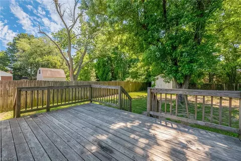 Exterior - 9 Lynnhaven Dr, Hampton, VA 23666 photo 9 of 10