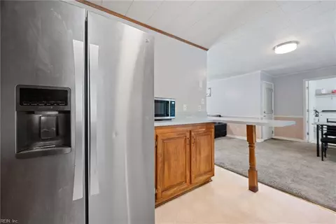 Kitchen - 9 Lynnhaven Dr, Hampton, VA 23666 photo 2 of 4