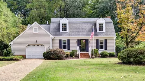 405 Wormley Creek Dr, Yorktown, VA 23692