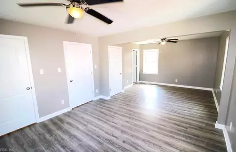 Living - 429 Cooper St, Hampton, VA 23669 photo 4 of 5