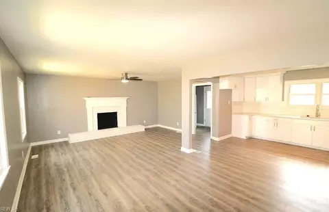 Living - 429 Cooper St, Hampton, VA 23669 photo 1 of 5